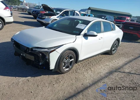 2025 Kia K4 Lxs из США, поврежденный, VIN 3KPFT4DE7SE029942